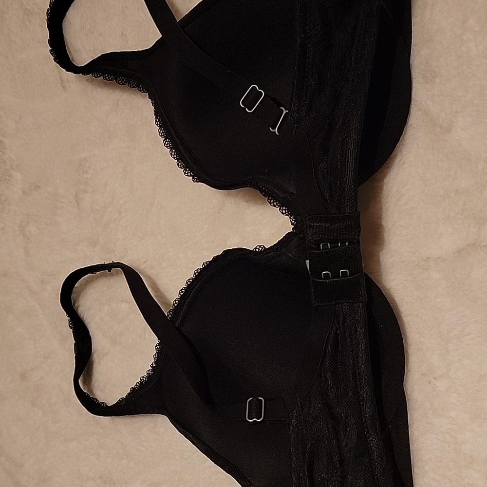 Victoria's Secret Body By Victoria Lace Bra - Picture 5 of 9